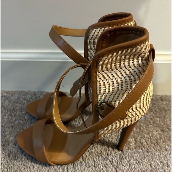 Heels | Venus - Picture 5 of 5